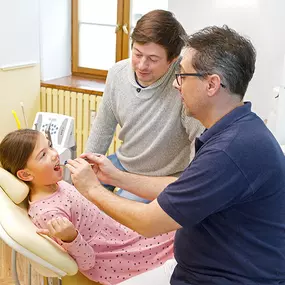 Bild von Praxis für Kieferorthopädie Dr. Heilmeier, Dr.Liebl und Tombulidis