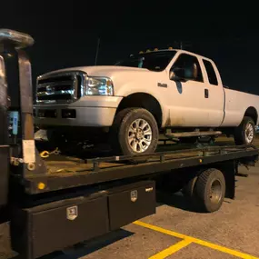 Bild von V & V Automotive and Towing
