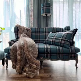 POLSTEREI KRÄMER, ATELIER DER SCHÖNEN POLSTERKÜNSTE. JANA KRÄMER INTERIOR DECORATOR
