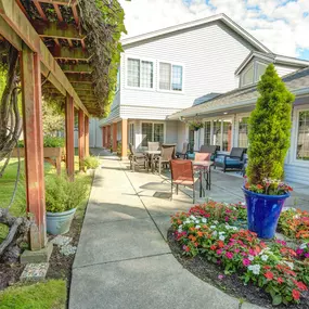 Bild von The Terrace at Beverly Lake by Cogir