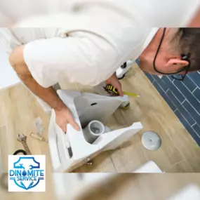 Expert toilet installation by Dinomite Services, your go-to Texas plumbers.