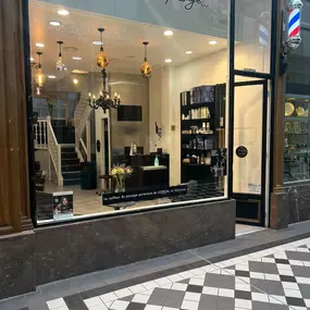 Bild von Le Coiffeur du Passage paris 9