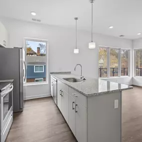 Kitchen with isle