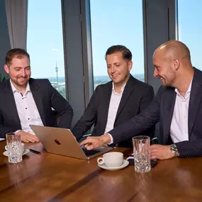 Digitale Hausverwaltung München - S2H Immobilienmanagement verbindet persönliche Beratung mit modernster Technologie für effiziente WEG-Verwaltung und Immobilienbetreuung.