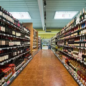 etränke
Unsere 450 qm große Getränkeabteilung ist so Premium wie unser Bier. Barre-Bräu und würziges Herforder sind feinherbe Heimatliebe in flüssiger Form.

Vielleicht die schönste Art, die Sonne zu genießen: unsere Wein-Auslese. Entdecken Sie die Sonnenseiten der beliebtesten Anbaugebiete Deutschlands, dazu Weine aus Frankreich, Spanien, Italien oder Übersee.