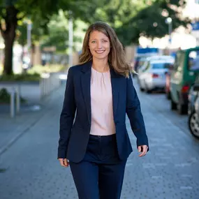 Kanzlei Elisa Hallwas‑Schulz – Fachanwältin für Familienrecht & Trennungscoach in Burgwedel. Unterstützung bei Ehevertrag, Trennung, Scheidung, Unterhalt, Sorgerecht und mehr.