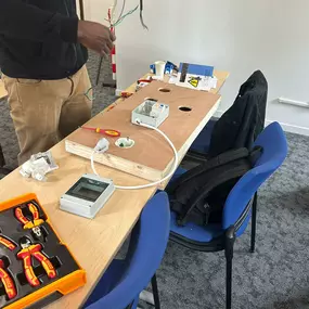 Bild von CNFSE - Formation Habilitation électrique
