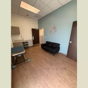 Green Family Veterinary Practice, Vet in Warrenville, IL - Interior exam room