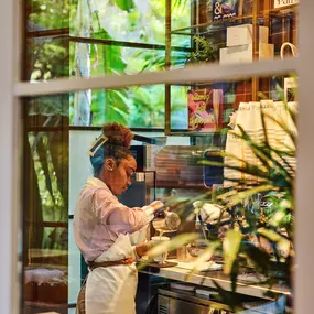 Barista at The Pâtisserie at Hotel Bel-Air