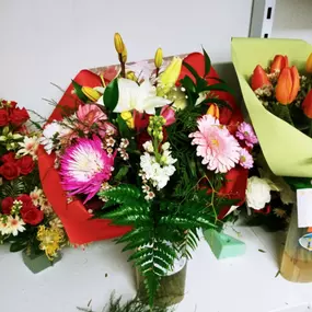 floristeriamadreselvafloresparaeventoscumpleanosymas.jpeg
