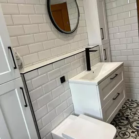 Bild von Roman Bathrooms & Tiles Supplies