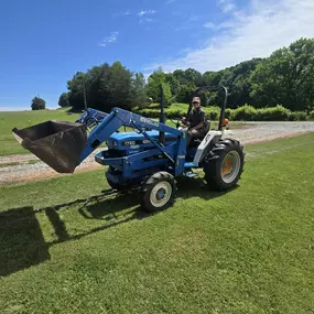 Bild von Clausen Tractor Repair