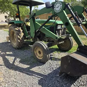 Bild von Clausen Tractor Repair