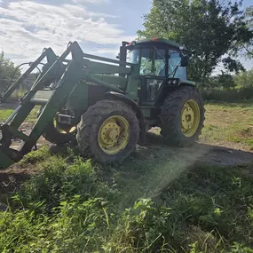 Bild von Clausen Tractor Repair