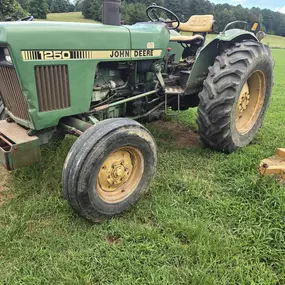 Bild von Clausen Tractor Repair