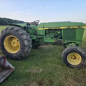 Bild von Clausen Tractor Repair