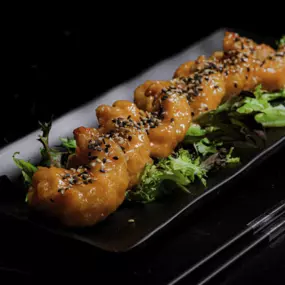 Shrimp fried to a golden crunch, tossed in our signature spicy-sweet-creamy headbanger sauce and sprinkled with sesame seeds.