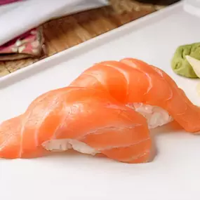 Fresh Salmon Nigiri - 2 pieces