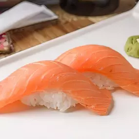Smoked Salmon Nigiri - 2 pieces