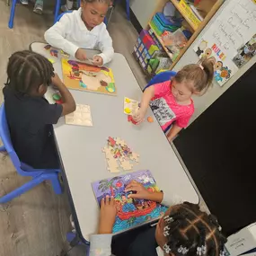 Bild von Tots Yearn To Learn 58th Street