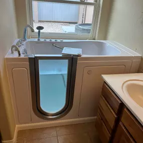 Bild von Boston Walk-In Tub Seller & Installer