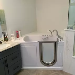 Bild von Boston Walk-In Tub Seller & Installer