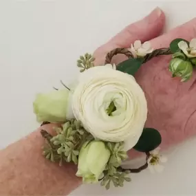 Custom wedding corsage designed by Christina Price in Washington County, MD.