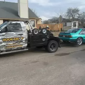Bild von Hook 'Em Up Wrecker Service