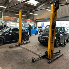 Bild von Formula First Tyre Exhaust And Auto Centre Ltd