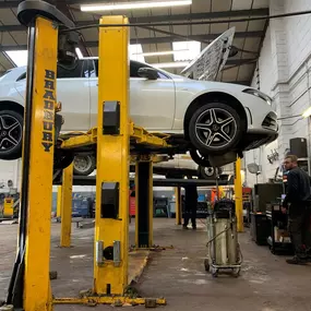 Bild von Formula First Tyre Exhaust And Auto Centre Ltd