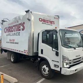 Arizona Byways specializes in aluminum body repair and fiberglass refinishing for medium and heavy-duty trucks, ensuring long-lasting fleet durability.
