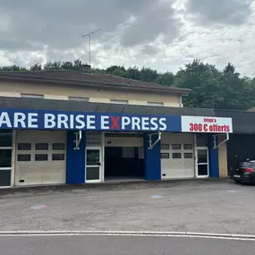 Bild von PARE BRISE EXPRESS BRIEY