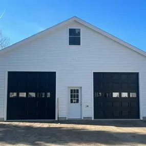 Ossipee Garage Doors, LLC is a company that specializes in providing top-notch garage doors to both homeowners, residential contractors and commercial contractors.