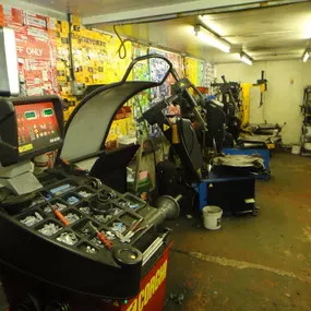 Bild von Brixham Tyres