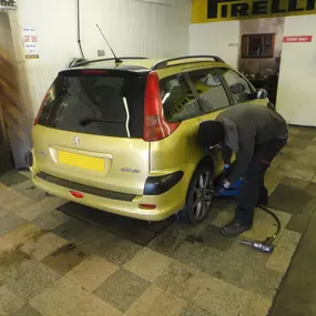 Bild von Brixham Tyres