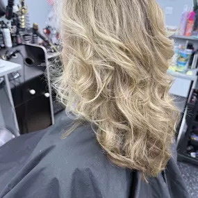 Bild von Mere Image Hair Salon