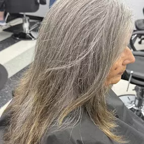 Bild von Mere Image Hair Salon