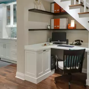 Turn any unused space into a productive, personalized home office. ???????? Compact, efficient, and tailored to your needs. Schedule a consultation and let’s build your perfect nook!