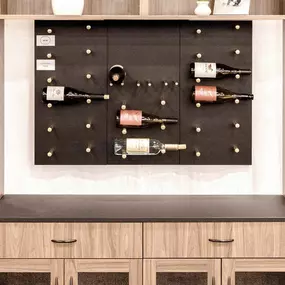 ???? Love your wine collection? Keep it organized and easily accessible with custom wine storage that combines function and style. ???? Ready to showcase your bottles? Get in touch today!