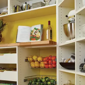 Pantry Perfections – No more searching for snacks! ????????️ Our custom pantries keep everything visible, accessible, and beautifully organized. Let’s get your pantry in perfect shape!