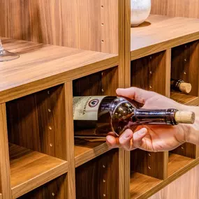 Keep your collection beautifully displayed and easy to reach! ????????️ Custom wine racks blend function and style—perfect for connoisseurs or casual sippers alike.