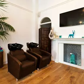 Bild von Lucinda Ellery Hair Replacement Los Angeles