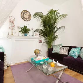 Bild von Lucinda Ellery Hair Replacement Los Angeles