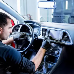 Bild von Dent Solution FX – Napa Paint Protection Films, Colored Films, Window Tint and Detailing