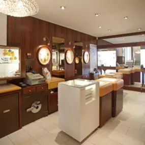 Bild von Saner Uhren & BijouterieSaner Bijouterie – Eheringe & Verlobungsringe • Uhren • Juwelier Bremgarten Aargau