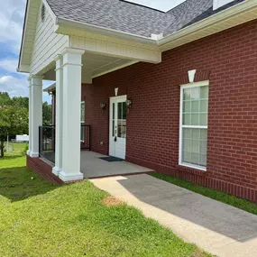 At Farr Family Dentistry in Milledgeville, GA, Dr. Taylor Farr and his experienced team are dedicated to providing high-quality dental care with a personal, hometown touch. We create a warm, welcoming environment where patients of all ages feel like part of our family. Using advanced dental technology, we focus on making each visit as comfortable and stress-free as possible. We offer Restorative Dentistry, Dental Implant Placement and Restoration, Removable and Fixed Prosthodontics, Endodontics,