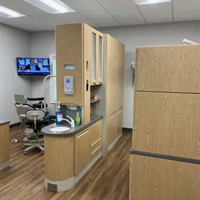 At Farr Family Dentistry in Milledgeville, GA, Dr. Taylor Farr and his experienced team are dedicated to providing high-quality dental care with a personal, hometown touch. We create a warm, welcoming environment where patients of all ages feel like part of our family. Using advanced dental technology, we focus on making each visit as comfortable and stress-free as possible. We offer Restorative Dentistry, Dental Implant Placement and Restoration, Removable and Fixed Prosthodontics, Endodontics,