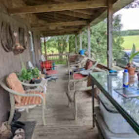 Bild von Too Far Out Farm LLC