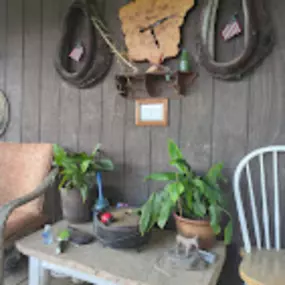 Bild von Too Far Out Farm LLC