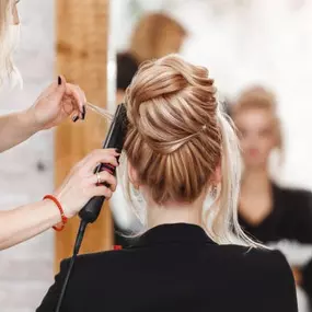 best hairstyles in Naples